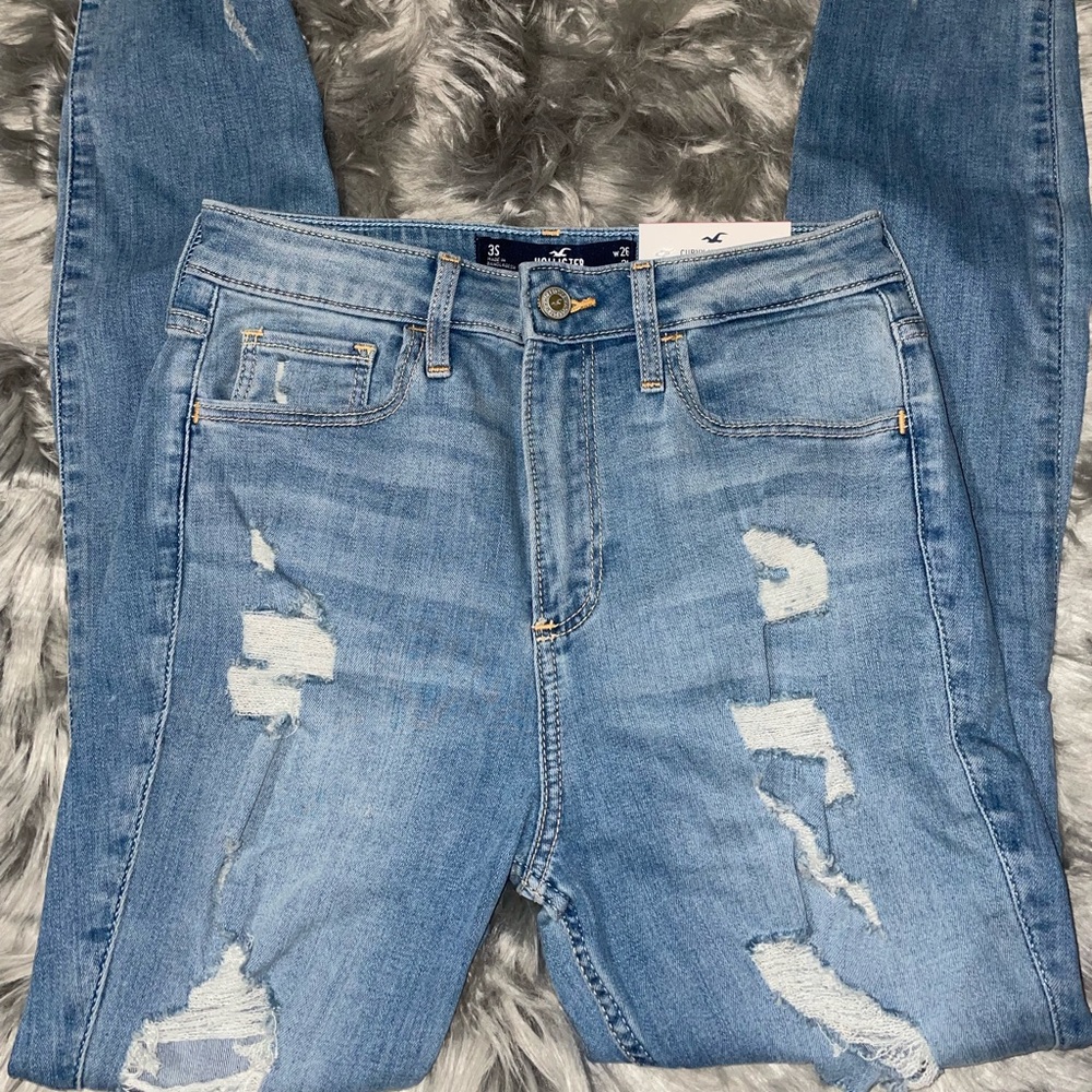 Hollister Curvy High-Rise Skinny Jeans